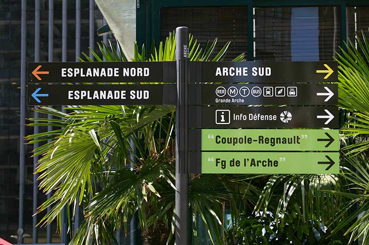 Signalétique bi-mat gamme Ibiza la défense Paris